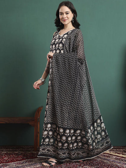 Dhiyona KL Women Ethnic Motifs Printed Pure Cotton Anarkali Kurta with Trouser & Dupatta