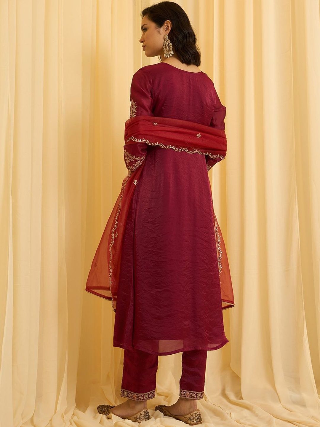 Dhiyona CH Women Ethnic Motifs Embroidered Regular Kurta with Trousers & With Dupatta