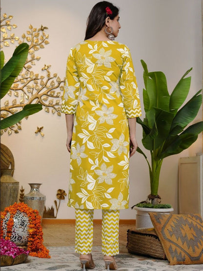 Dhiyona KL Women Floral Printed Regular Sequinned Pure Cotton Kurta with Trousers & With Dupatta