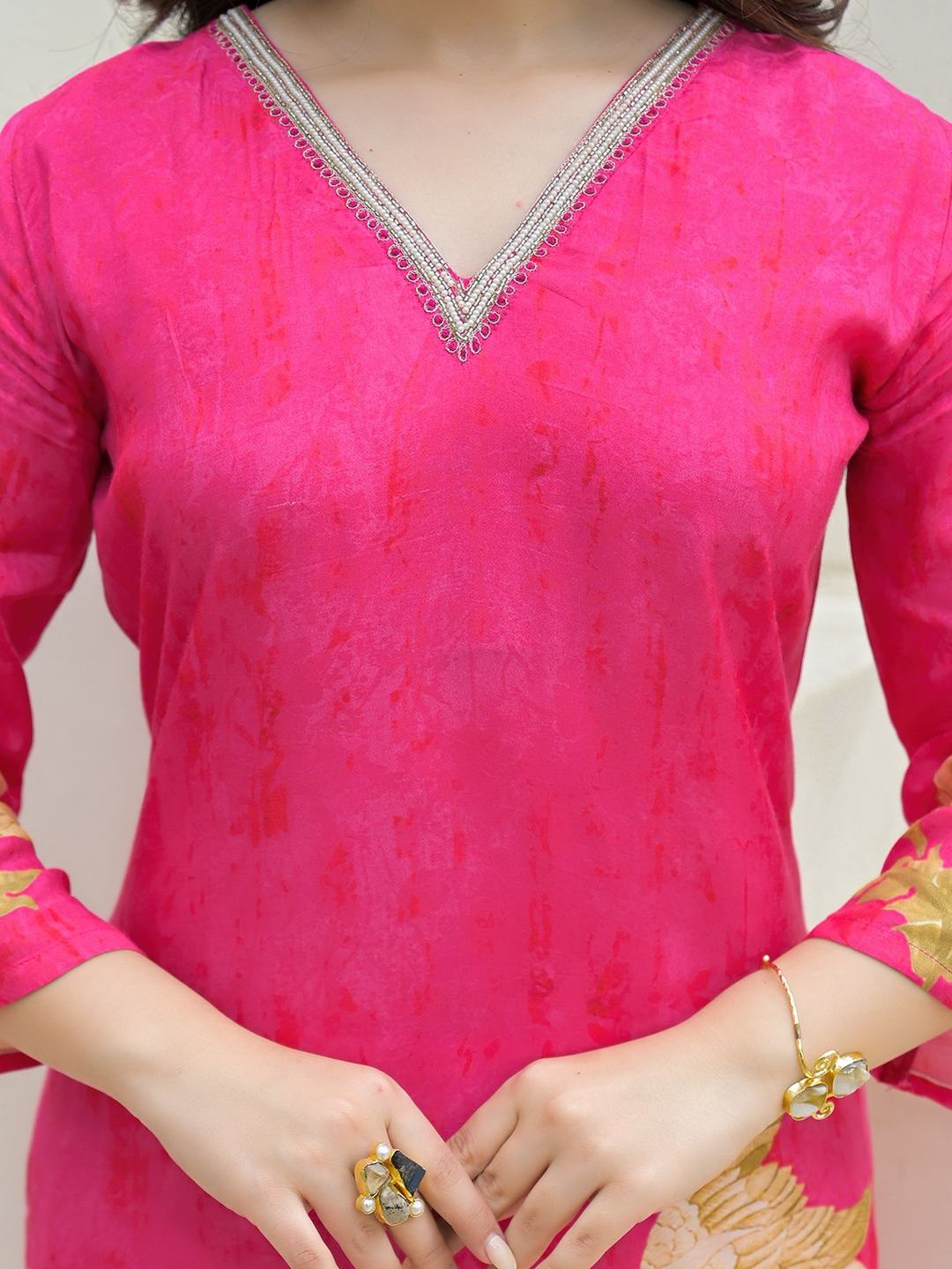 Dhiyona KL Women Printed Silk Blend Kurta Sets With Dupatta