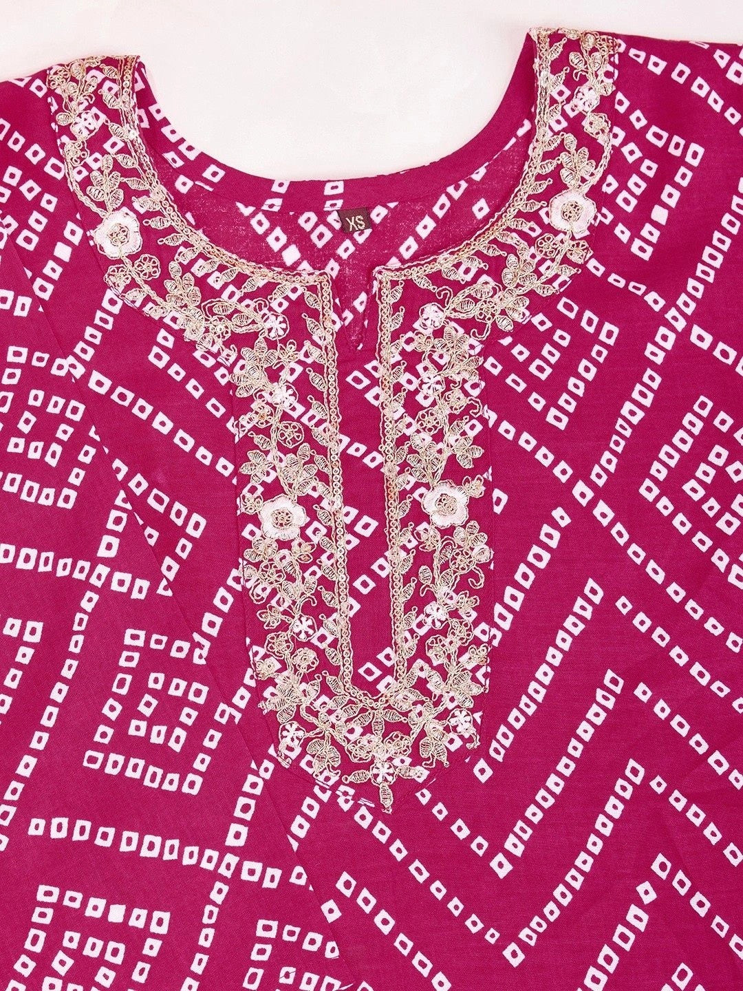 Women Bandhani Dyed Regular Thread Work Kurta with Trousers & With Dupatta