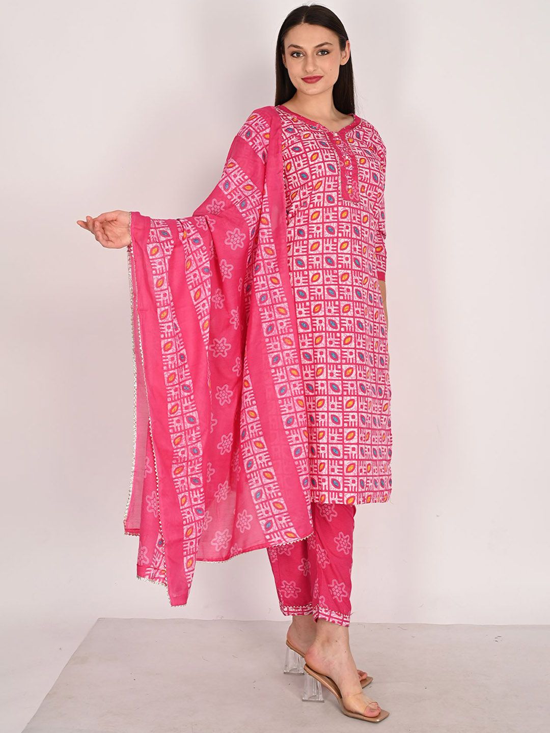 Dhiyona KL Women Floral Printed Regular Kurta with Pyjamas & With Dupatta