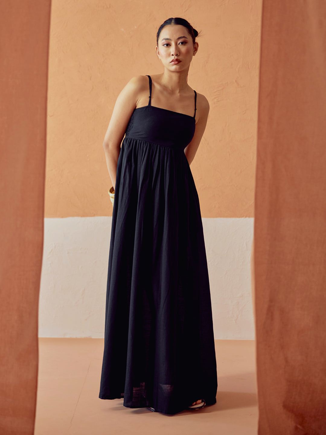 Dhiyona FL Women's Black Solid Linen Maxi Dress