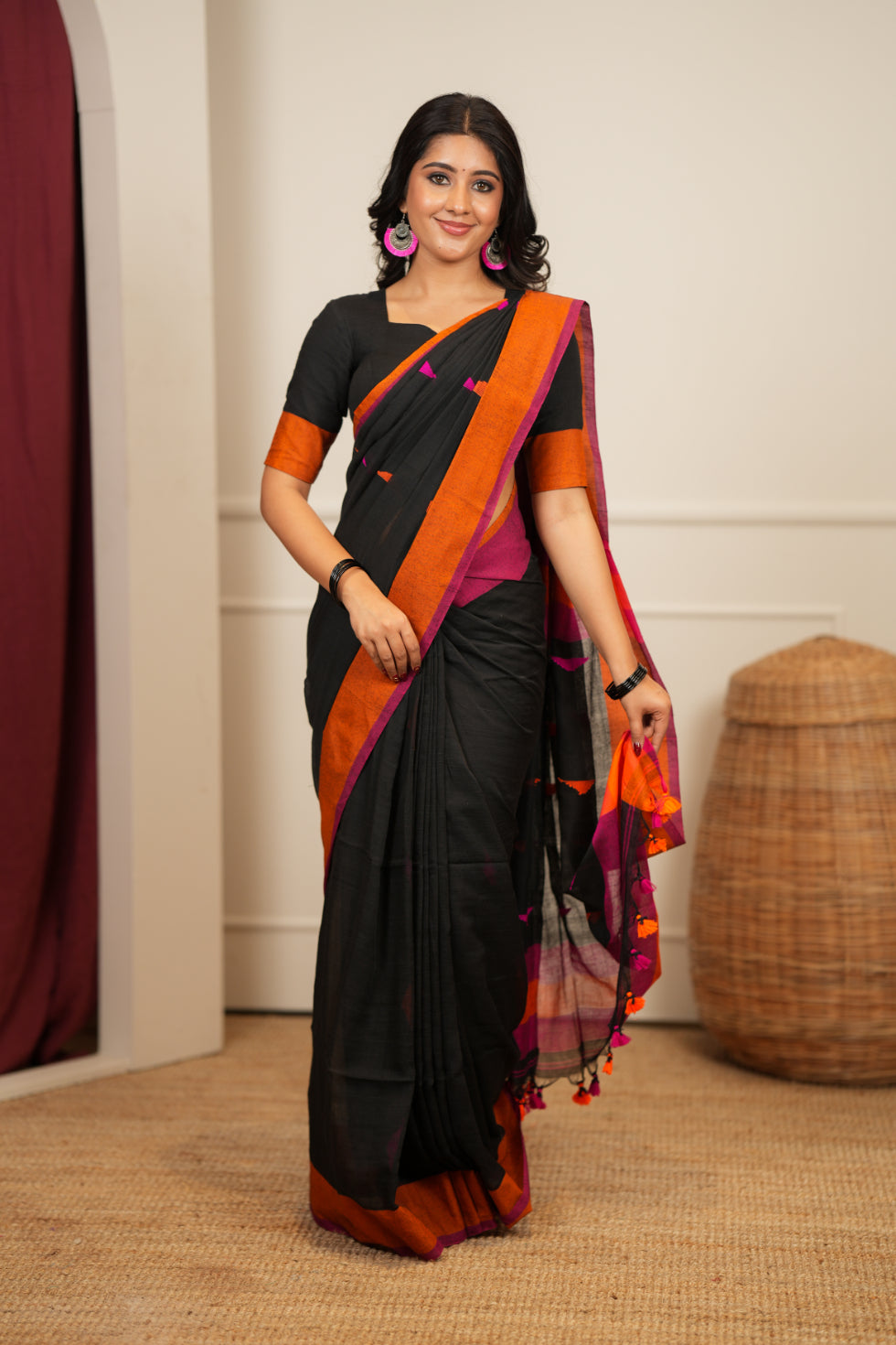 Dhiyona SS Artisan Glow – Black Pink Handloom Saree