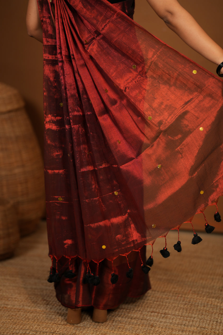 Dhiyona SS Premium Tissue Saree Accented with Siquin Shine
