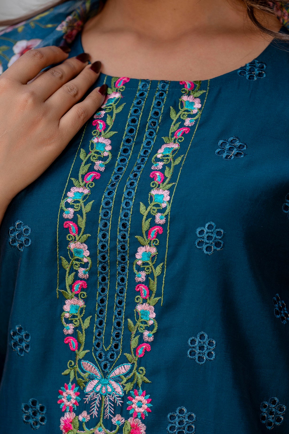Dhiyona VV Siddhi Women Kurta and Pant Sets Viscose Roman Silk Fabric