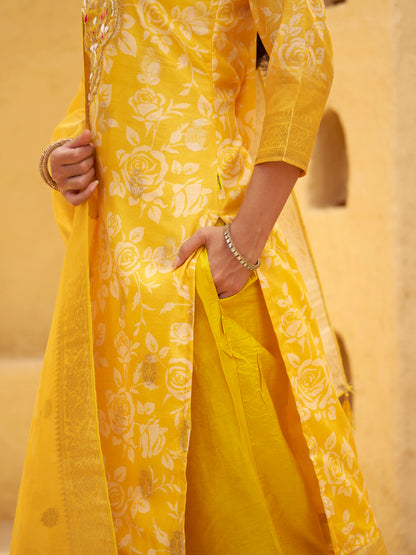 Dhiyona VV Yellow Silk Blend Embroidered Straight Kurta Set with Trousers & Dupatta