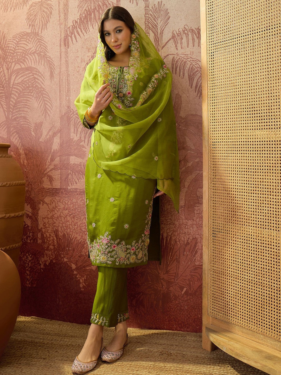 Embroidered Round Neck Kurta & Trousers Kurta Set