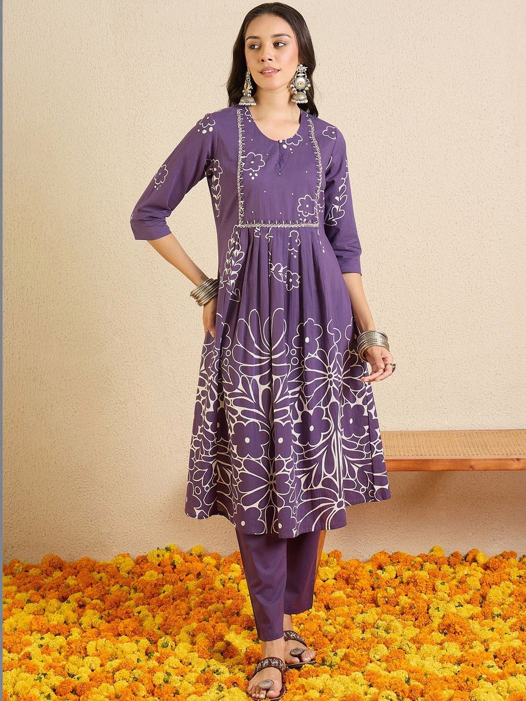Women Floral Printed Panelled Thread Work Pure Cotton Kurta with Trousers & With Dupatta