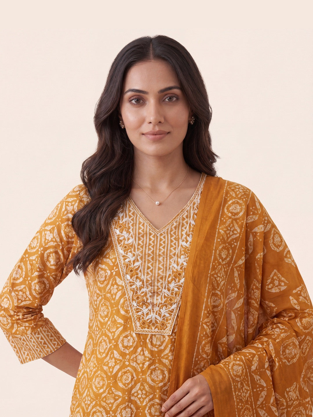 Women Ethnic Motifs Printed Regular Kurta with Trousers & With Dupatta