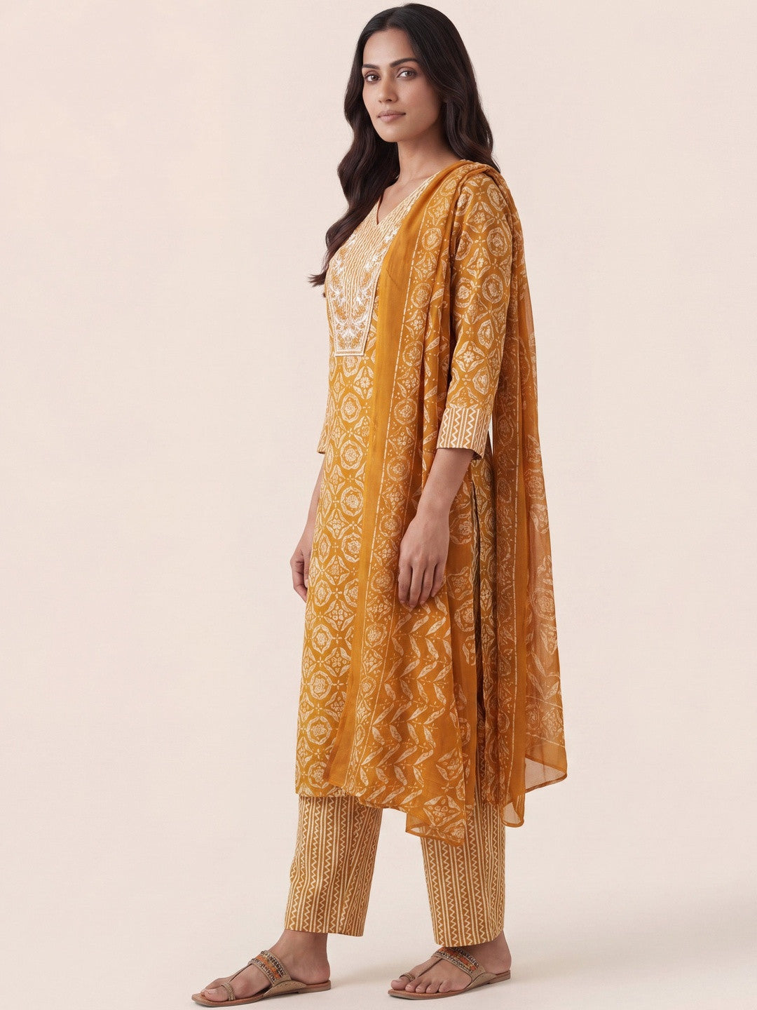 Women Ethnic Motifs Printed Regular Kurta with Trousers & With Dupatta