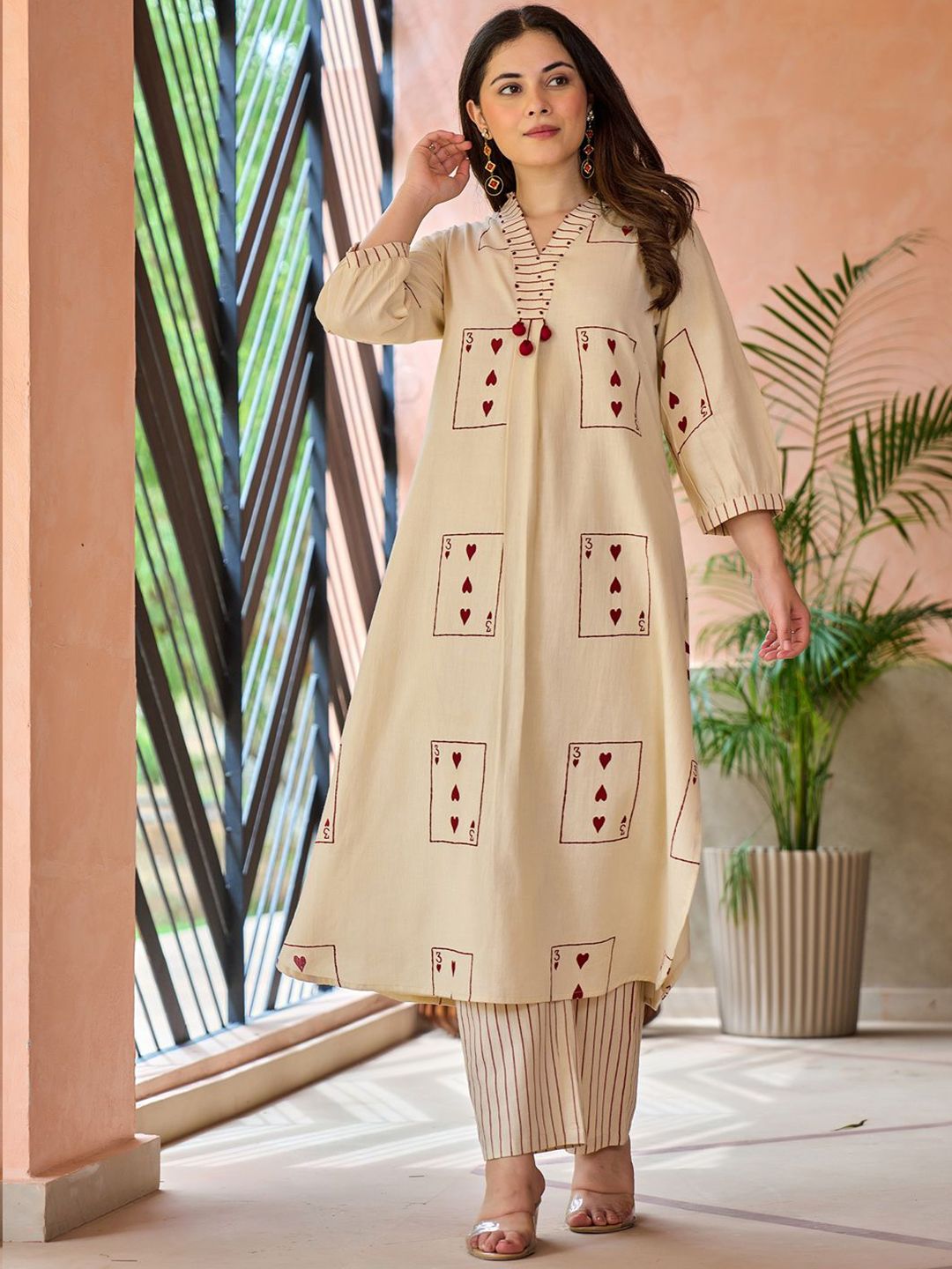 Dhiyona IE Graphic Printed V-Neck Tunic With Trousers