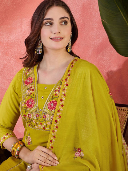 Floral Embroidered Thread Work Straight Kurta with Trouser & Dupatta