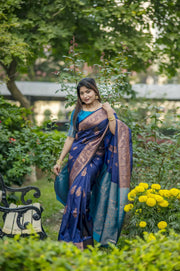 Women Krishna Navy Saree With Unstiched Blouse