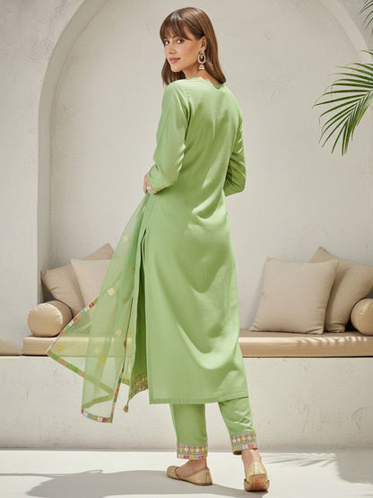Dhiyona CH Women Floral Embroidered Regular Sequinned Kurta with Trousers & With Dupatta