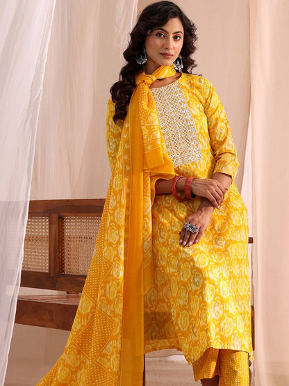 Women Ethnic Motifs Printed Regular Kurta with Trousers & With Dupatta