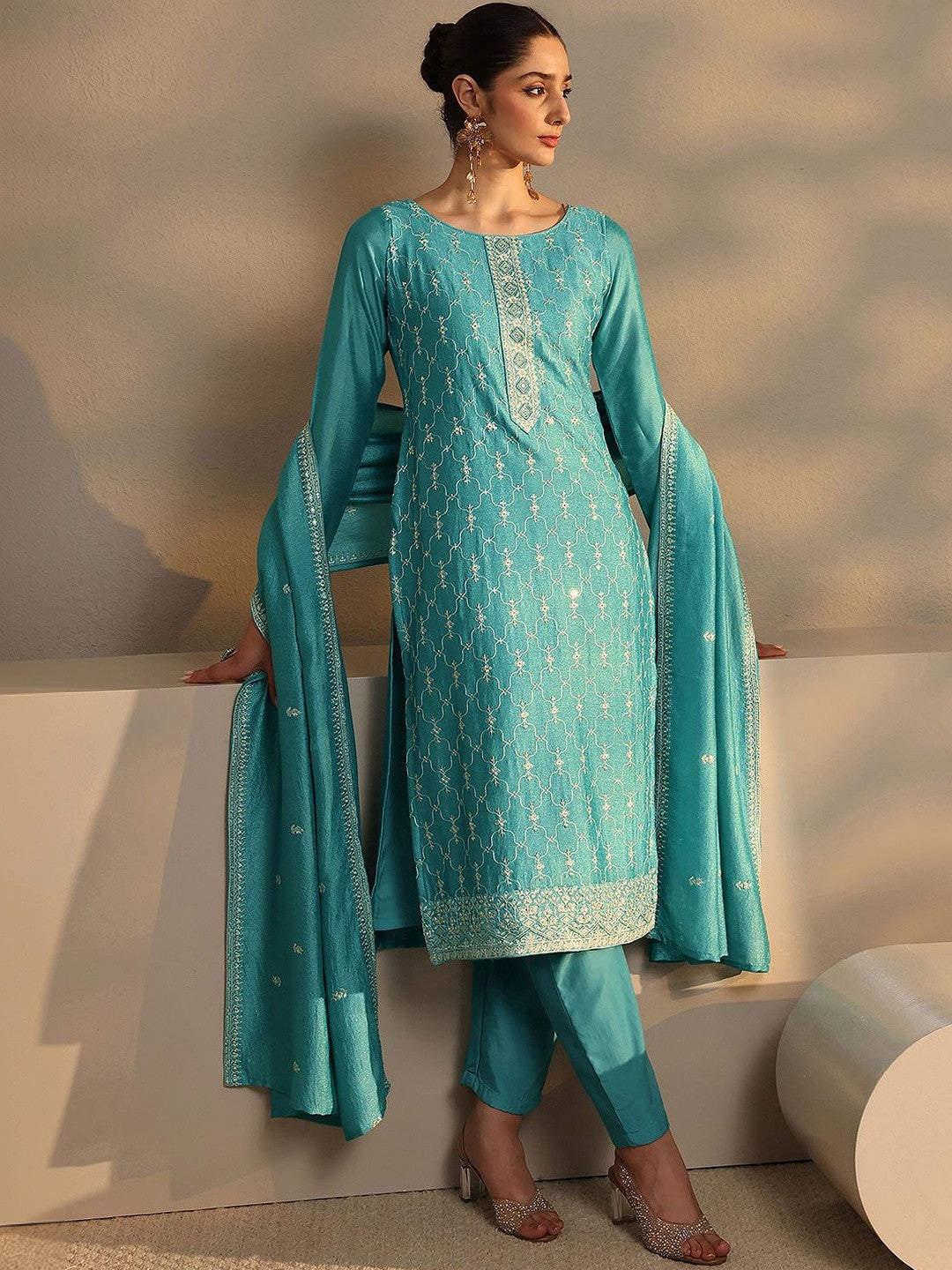 Women Ethnic Motifs Embroidered Regular Thread Work Kurta with Trousers & With Dupatta