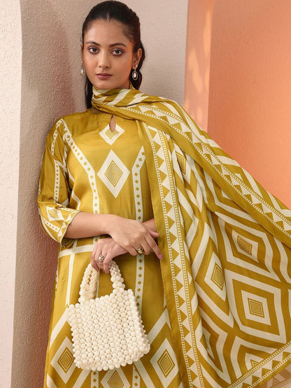 Women Printed Regular Kurta with Trousers & With Dupatta