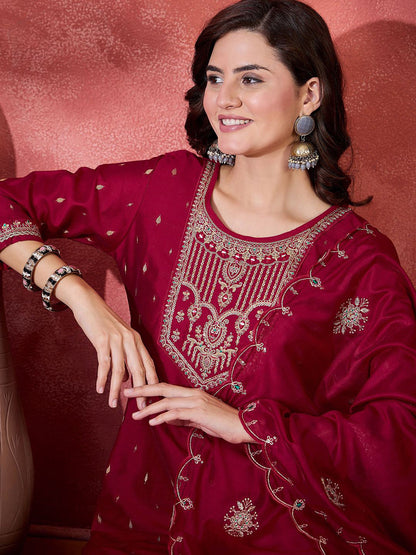 Floral Embroidered Round Neck Sequinned Straight Kurta With Trousers & Dupatta