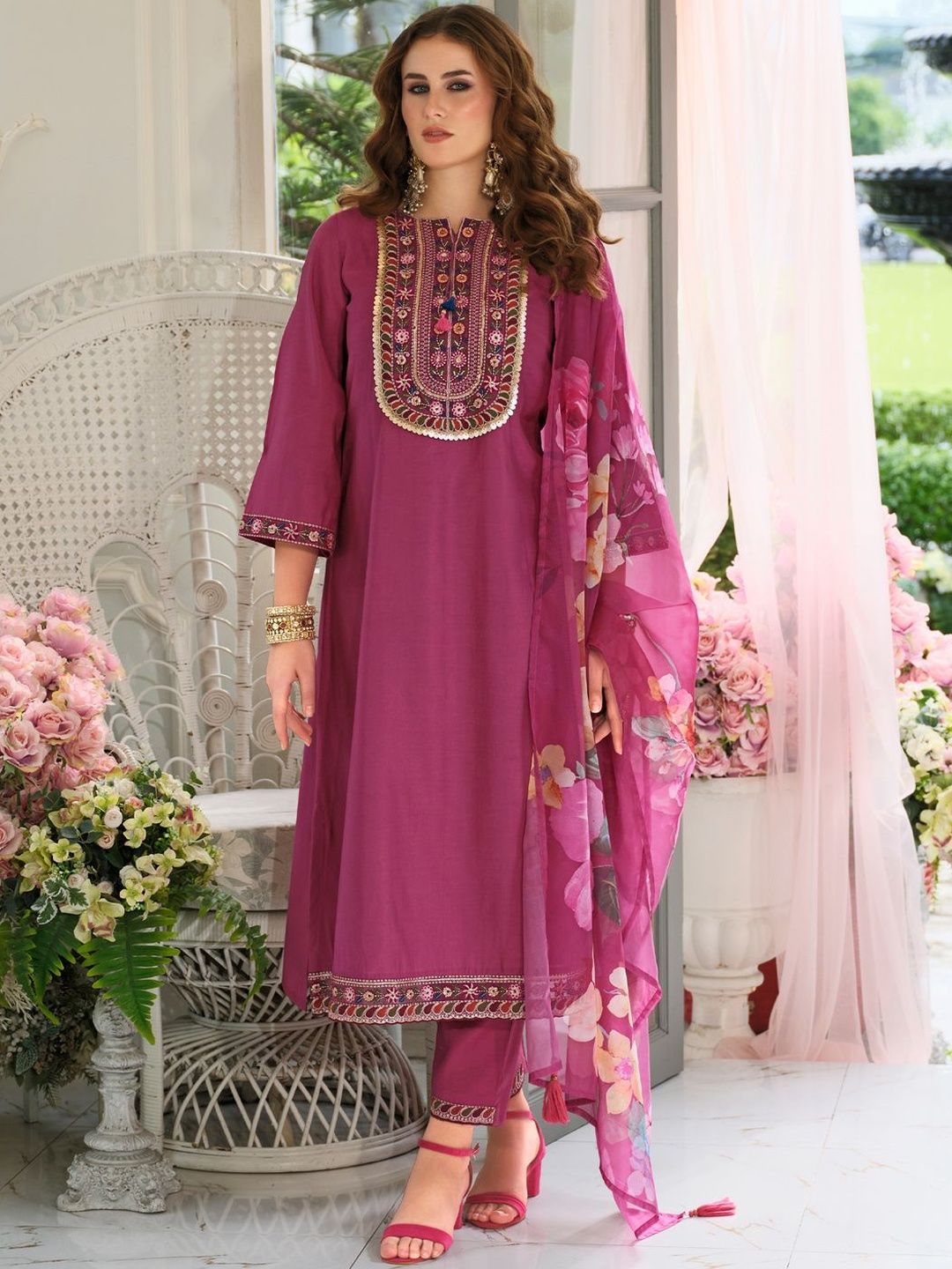 Dhiyona IE Women Floral Embroidered Kurta with Trousers & Dupatta
