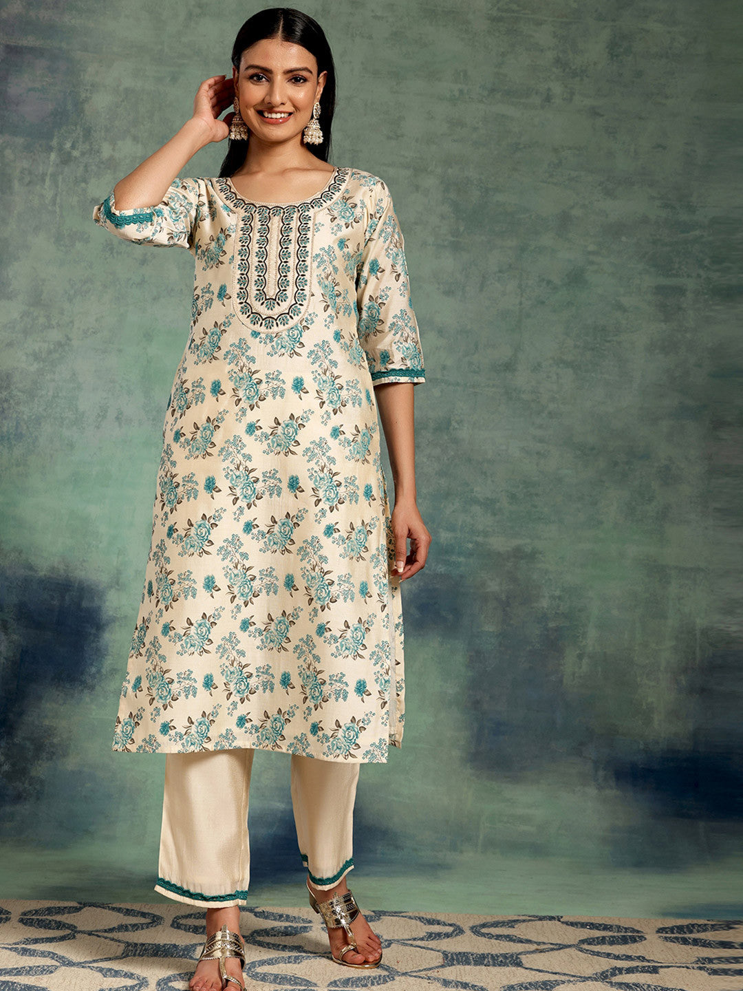 Women Floral Printed Regular Thread Work Kurta with Trousers