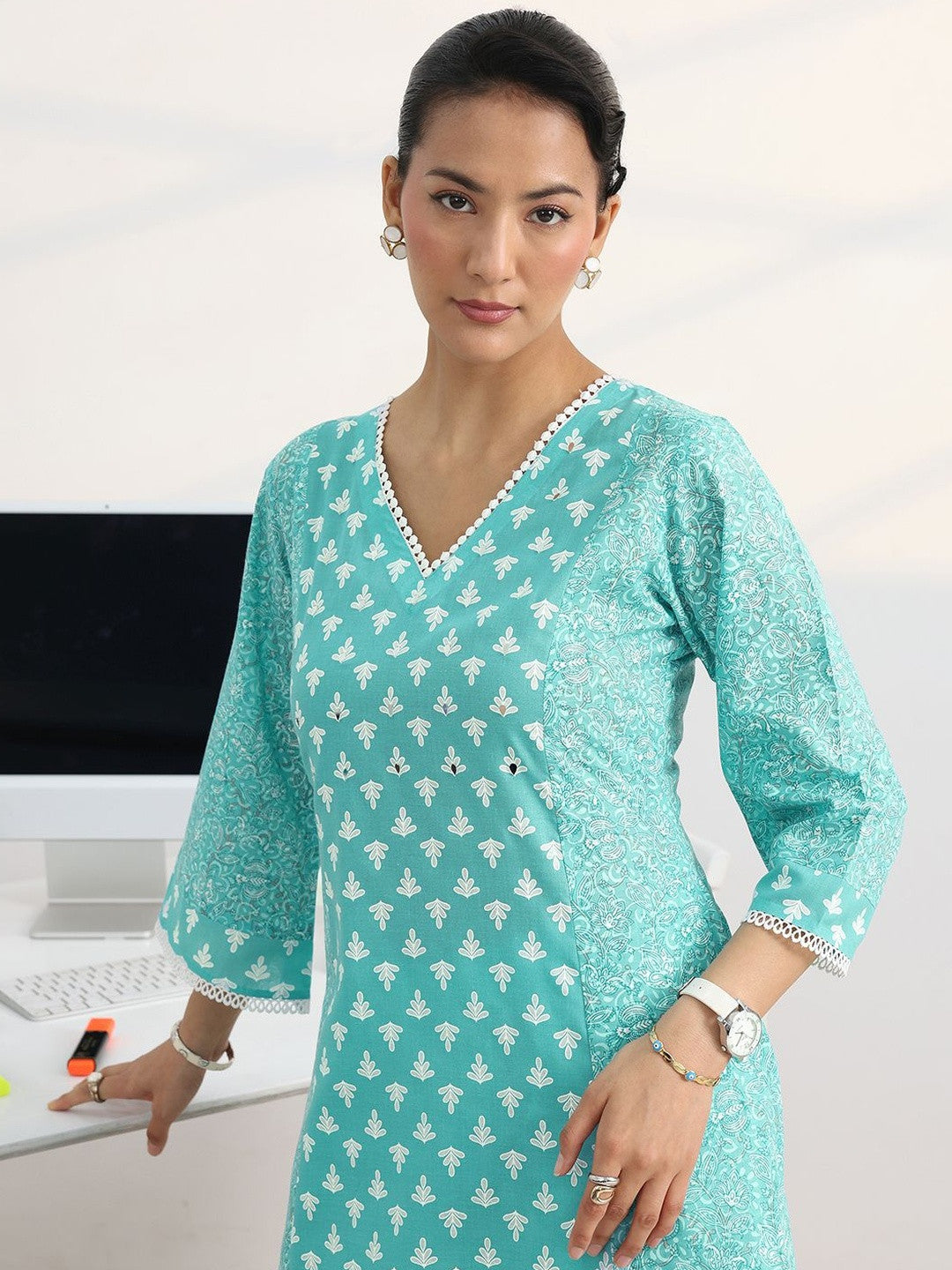 Women Ethnic Motifs Printed Regular Kurta with Trousers & With Dupatta