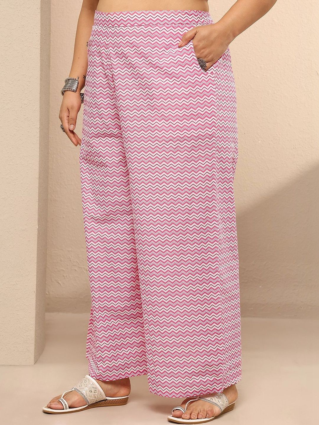 Dhiyona Women's Plus Size Floral Printed Regular Kurta with Palazzos & With Dupatta