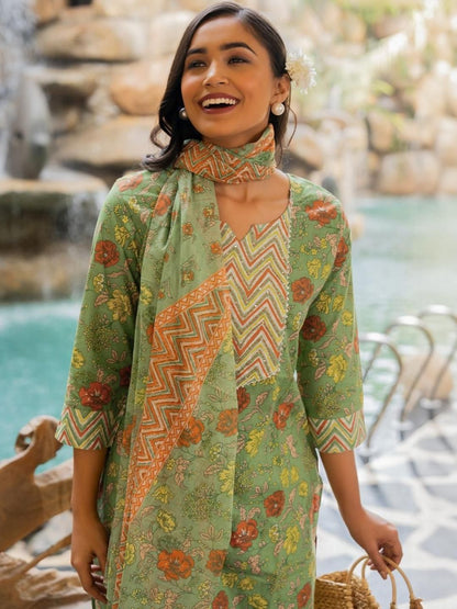 Dhiyona KL Women Green Pure Cotton Kurta Sets