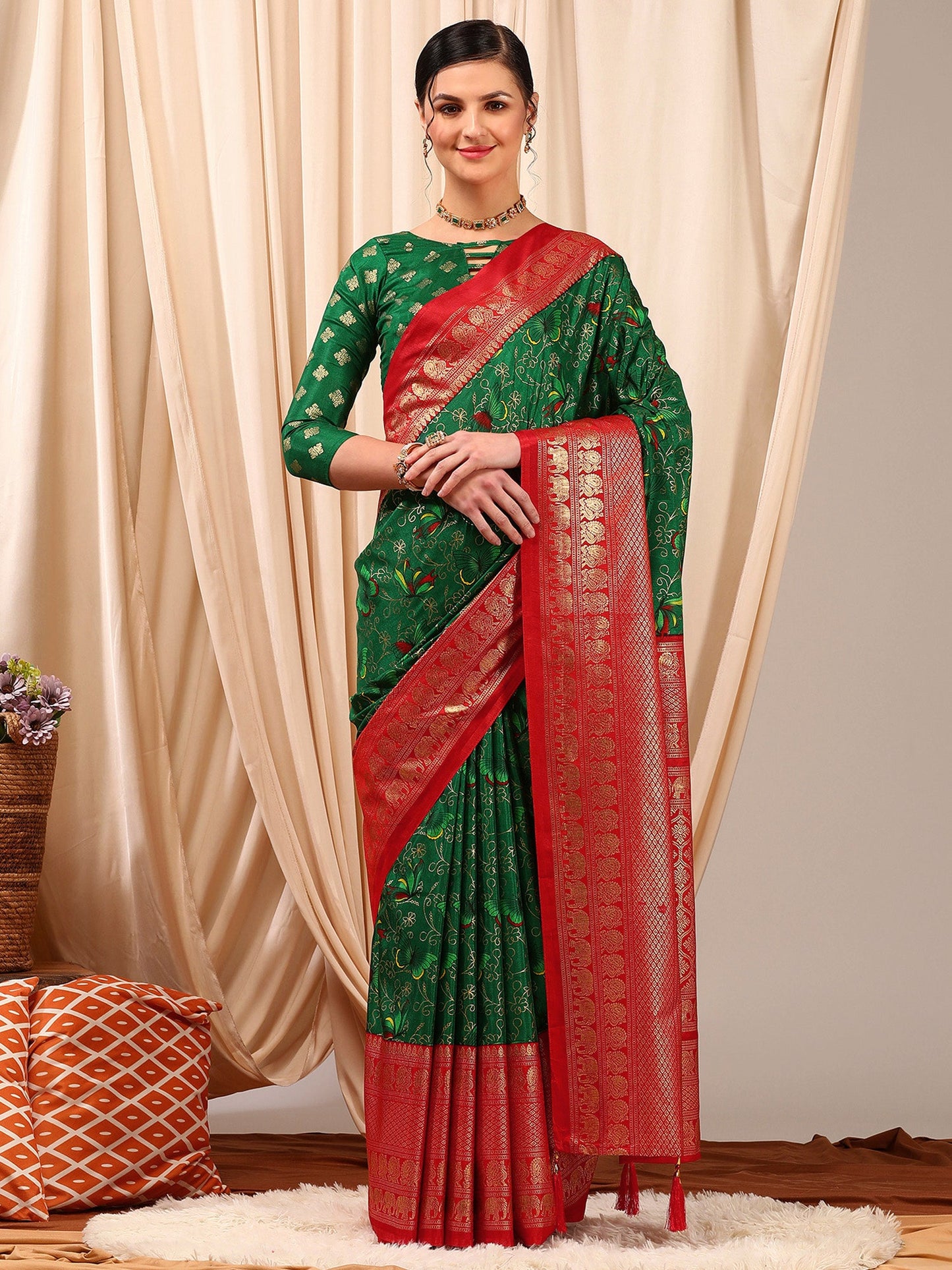 Women's Cotton Blend Green Printed Designer Saree With Blouse Piece