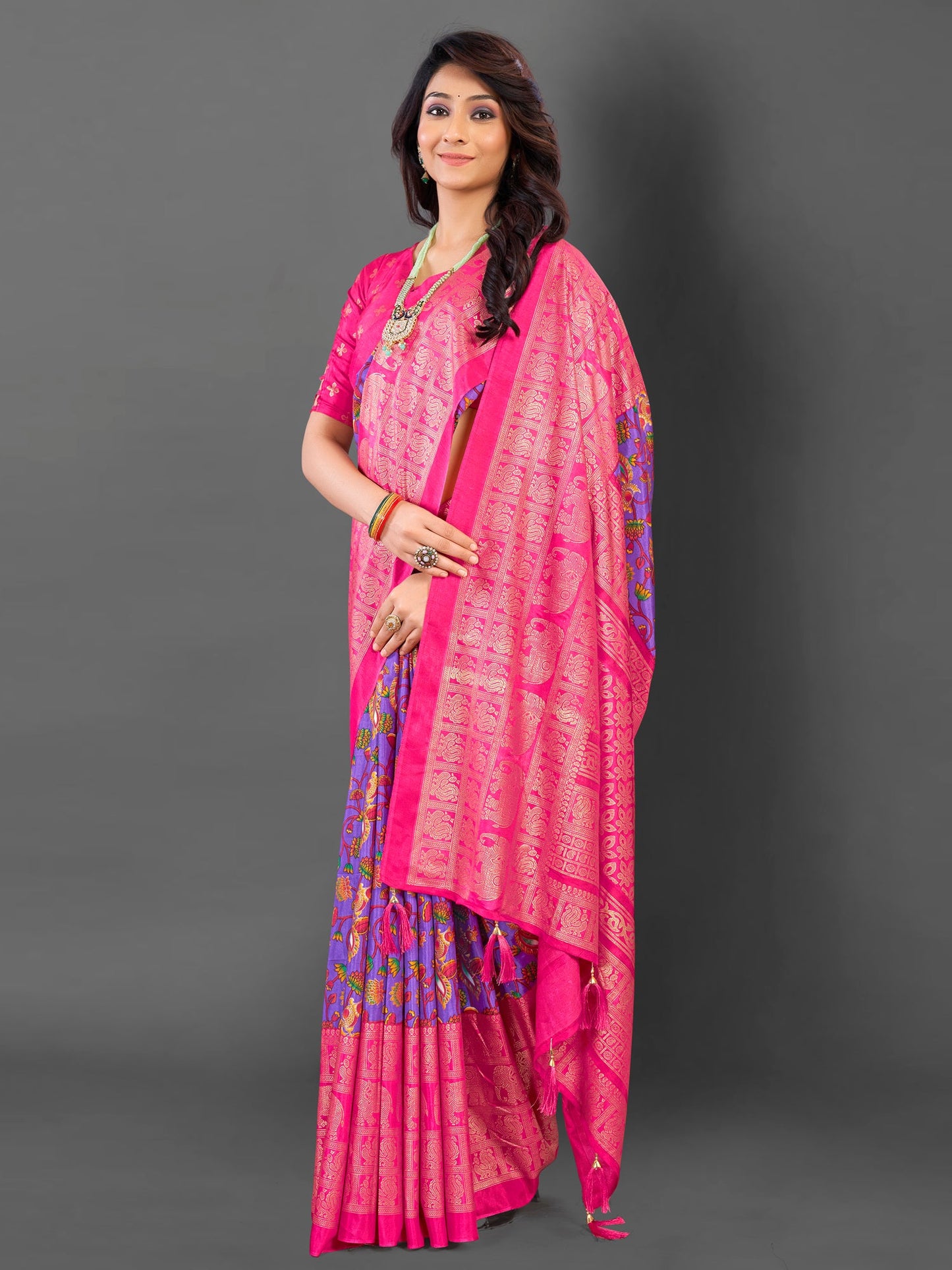 Women's Cotton Blend Lavendar Printed Designer Saree With Blouse Piece
