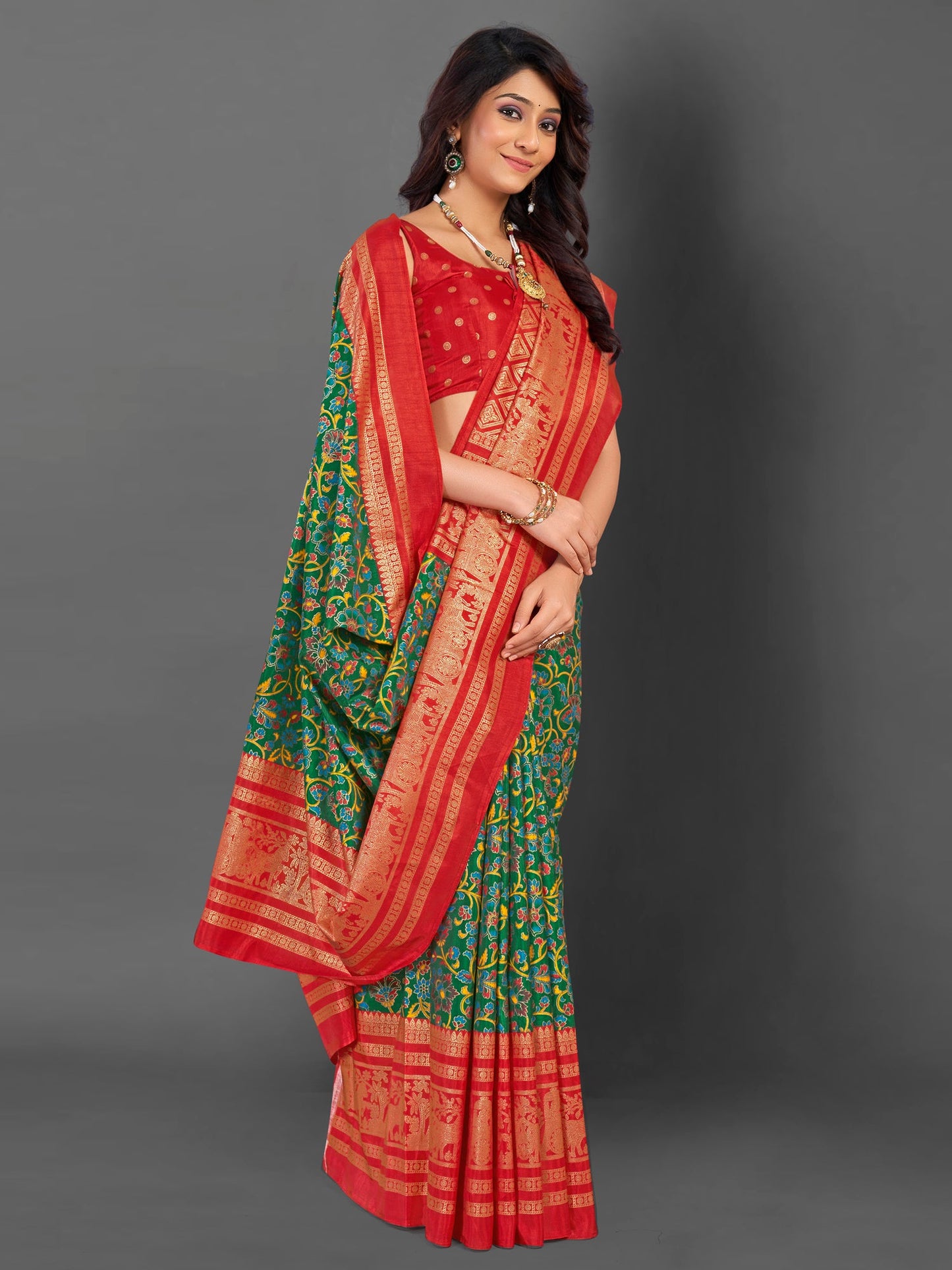 Women's Cotton Blend Green Printed Designer Saree With Blouse Piece