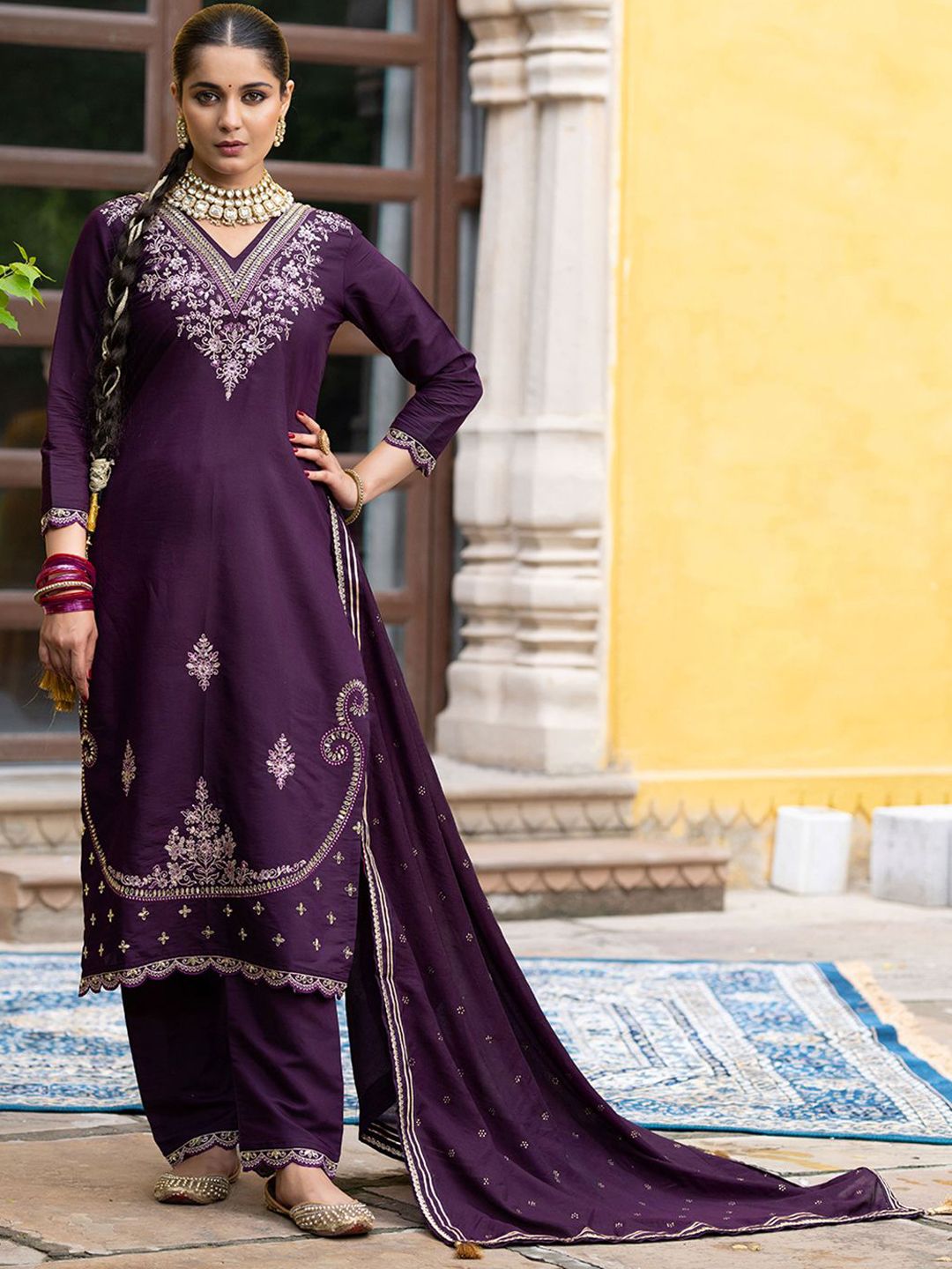 Dhiyona CH Women Ethnic Motifs Embroidered Thread Work Straight Kurta with Trousers & Dupatta