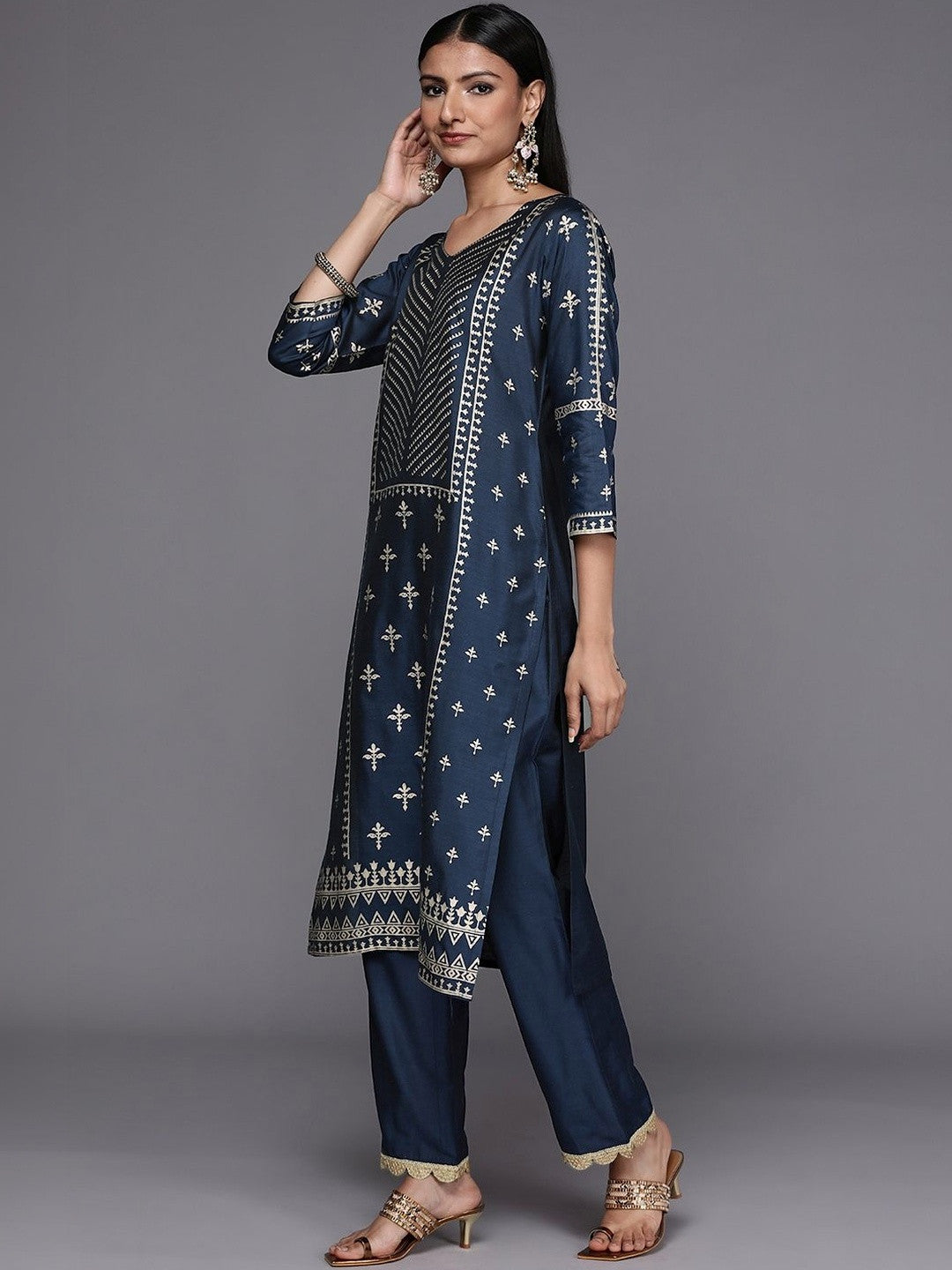 Women Ethnic Motifs Printed Regular Kurta with Trousers & With Dupatta