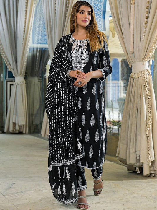 Dhiyona KL Floral Printed Thread Work Round Neck Kurta with Trouser