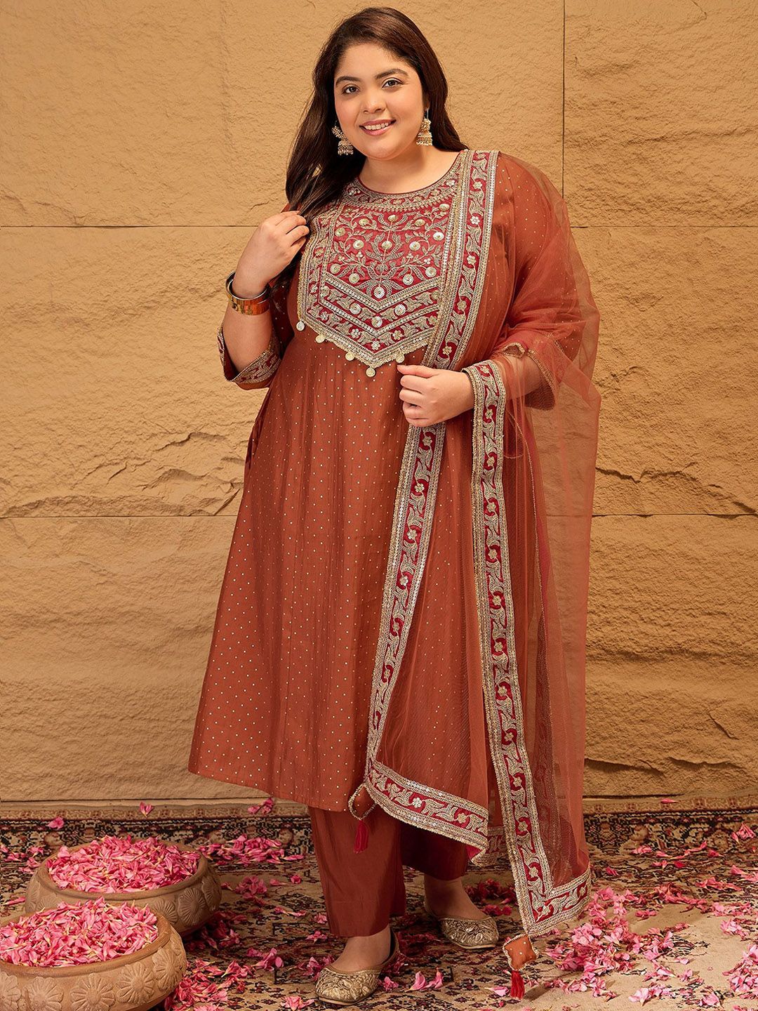 Dhiyona IN Plus Size Floral Yoke Design Sequinned Kurta With Trousers & Dupatta