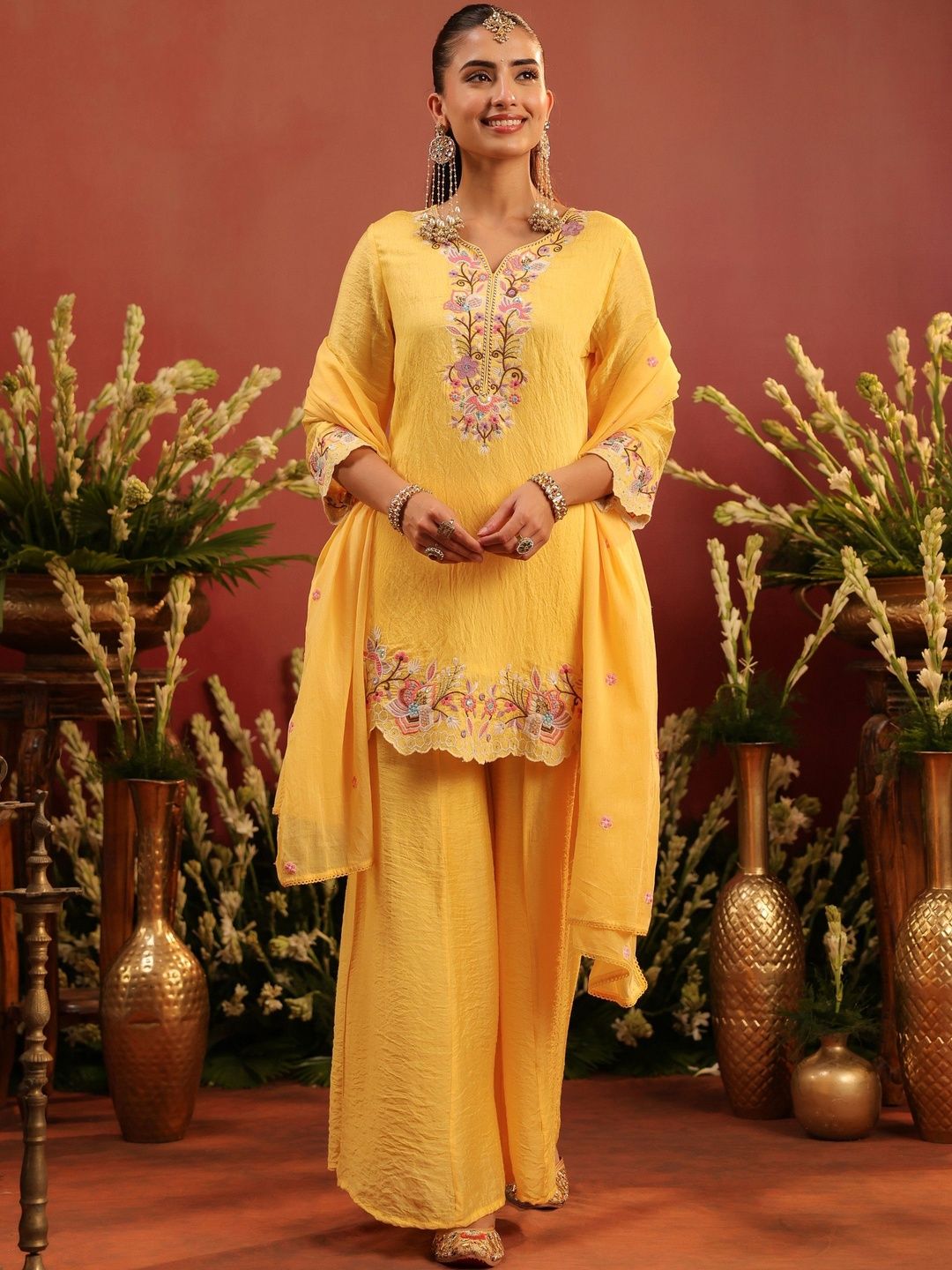 Dhiyona SC Women Floral Embroidered Regular Thread Work Kurta with Sharara & With Dupatta