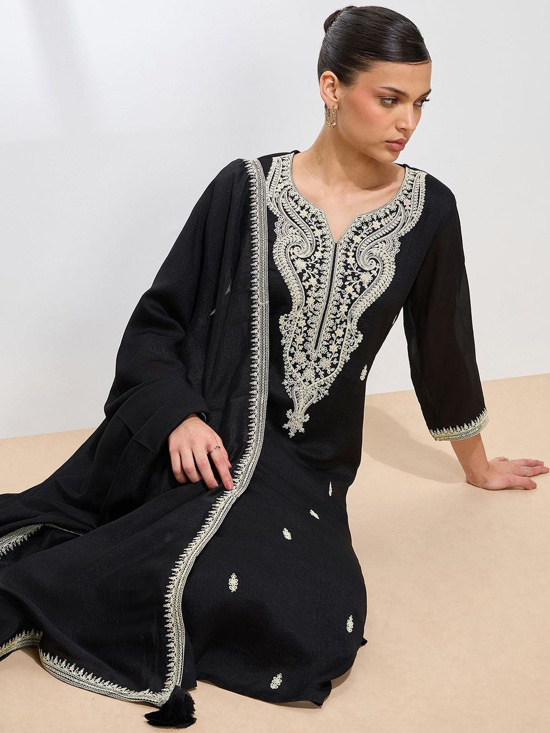 Dhiyona KL Women Ethnic Motifs Embroidered Regular Thread Work Kurta with Palazzos & With Dupatta