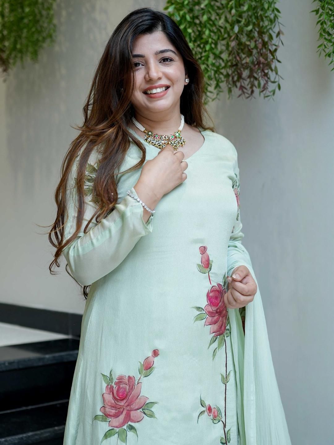 Dhiyona KL Women Green Silk Chiffon Printed Kurta Sets