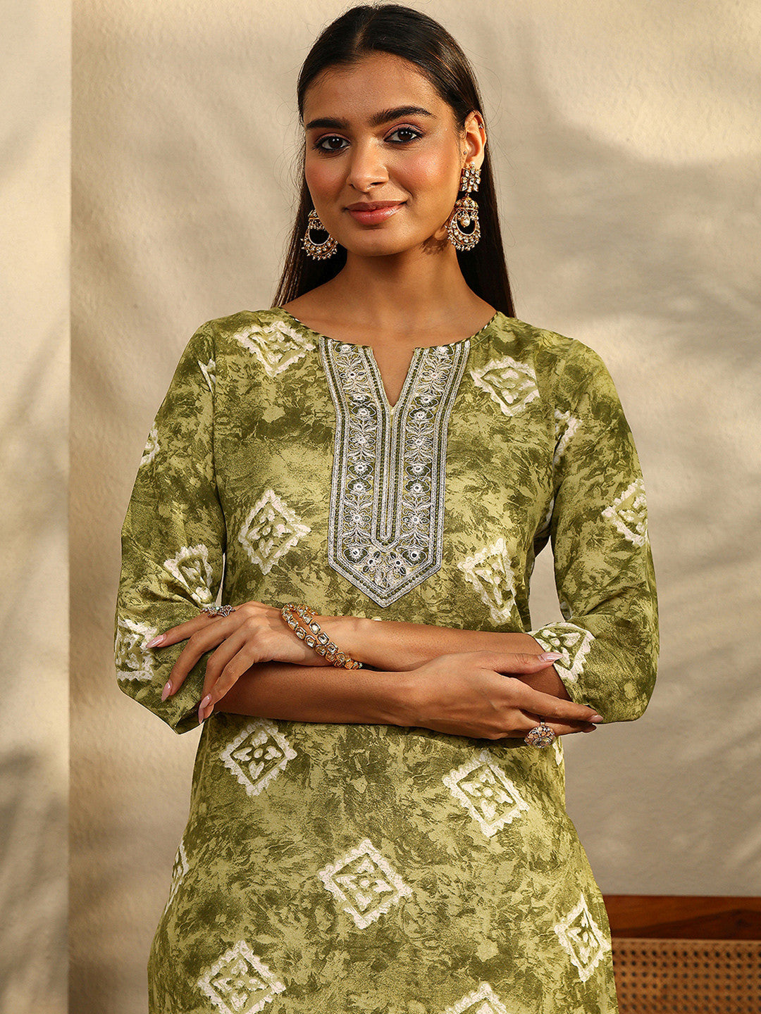 Women Printed Regular Thread Work Kurta with Trousers & With Dupatta