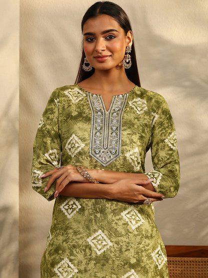 Women Printed Regular Thread Work Kurta with Trousers & With Dupatta