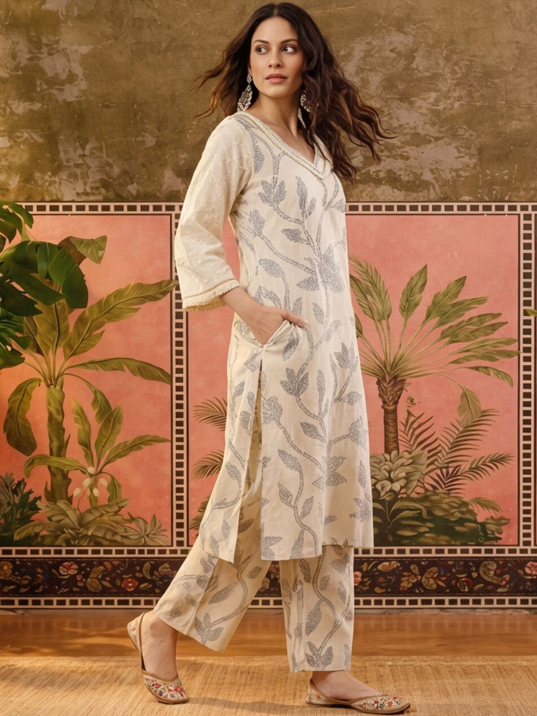 Printed Pure Cotton V-Neck Kurta & Palazzos
