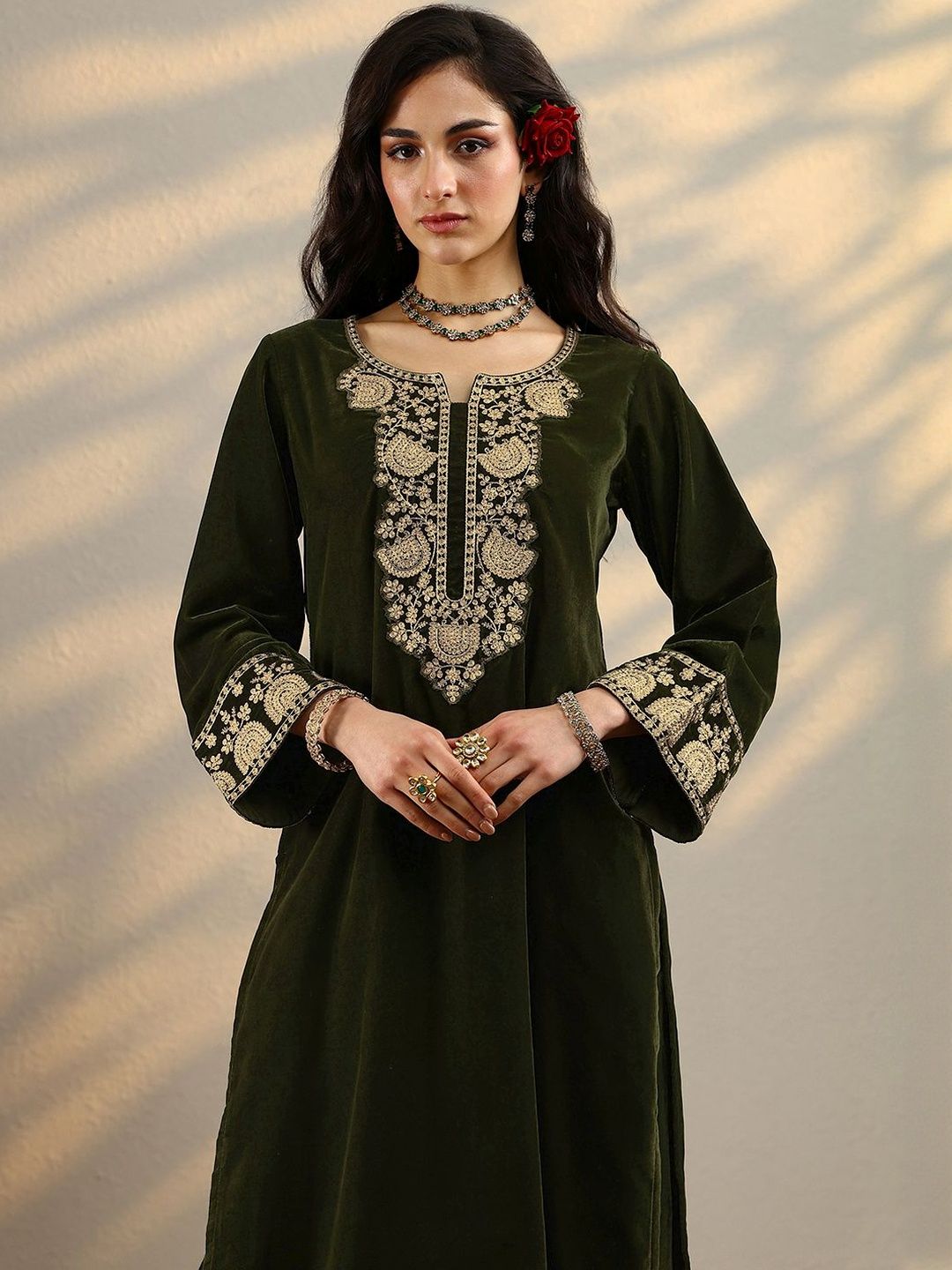 Dhiyona LL Ethnic Motifs Embroidered Thread Work Straight Velvet Kurta With Palazzos & Dupatta