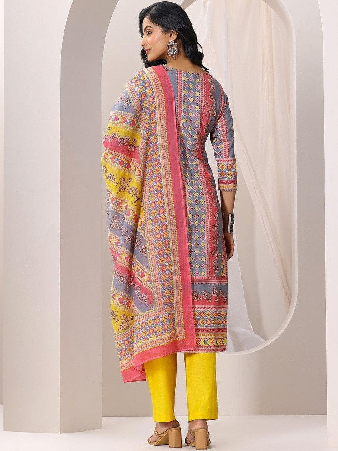 Women Ethnic Motifs Printed Regular Kurta with Trousers & With Dupatta
