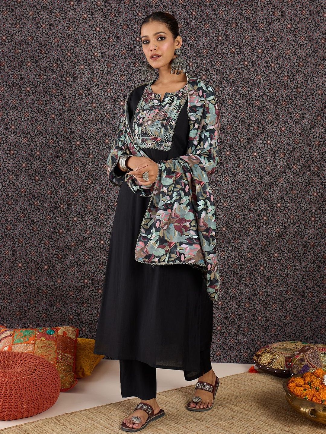 Dhiyona IE Women Floral Embroidered Regular Mirror Work Kurta with Trousers & With Dupatta