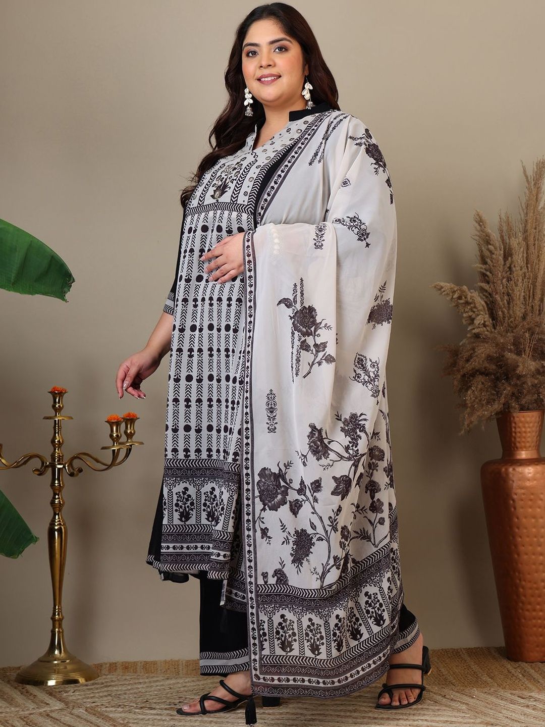 Dhiyona IN Women Plus Size Ethnic Motifs Printed Kurta with Palazzo & Dupatta
