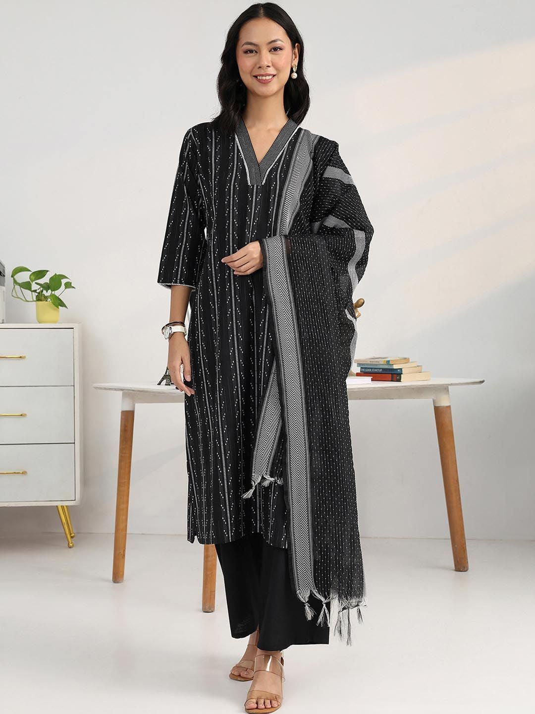 Women Printed Regular Cotton Blend Kurta with Palazzos & With Dupatta