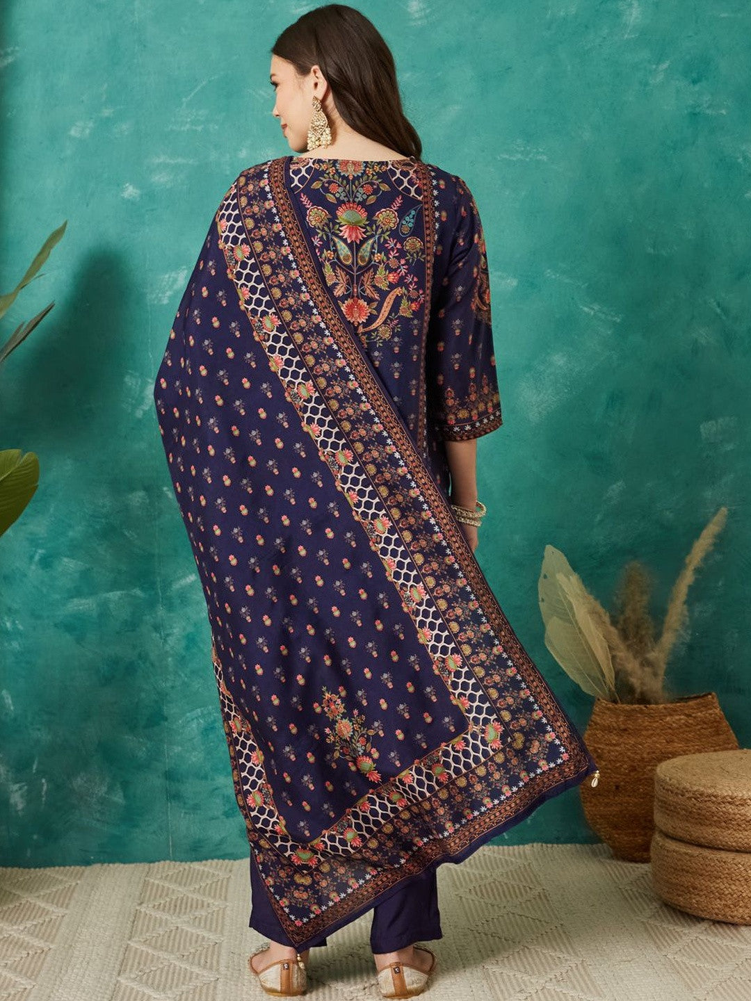 Printed Round Neck Kurta & Trousers With Dupatta