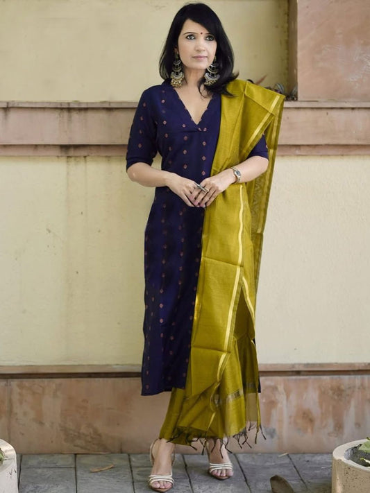 Dhiyona KL Ethnic Motifs Printed V-Neck Straight Kurta With Trousers And Dupatta