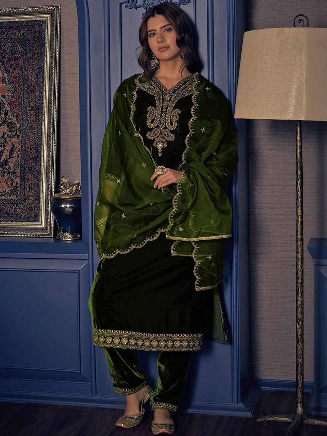 Dhiyona CH Women Ethnic Motifs Embroidered Regular Velvet Kurta with Trousers & With Dupatta