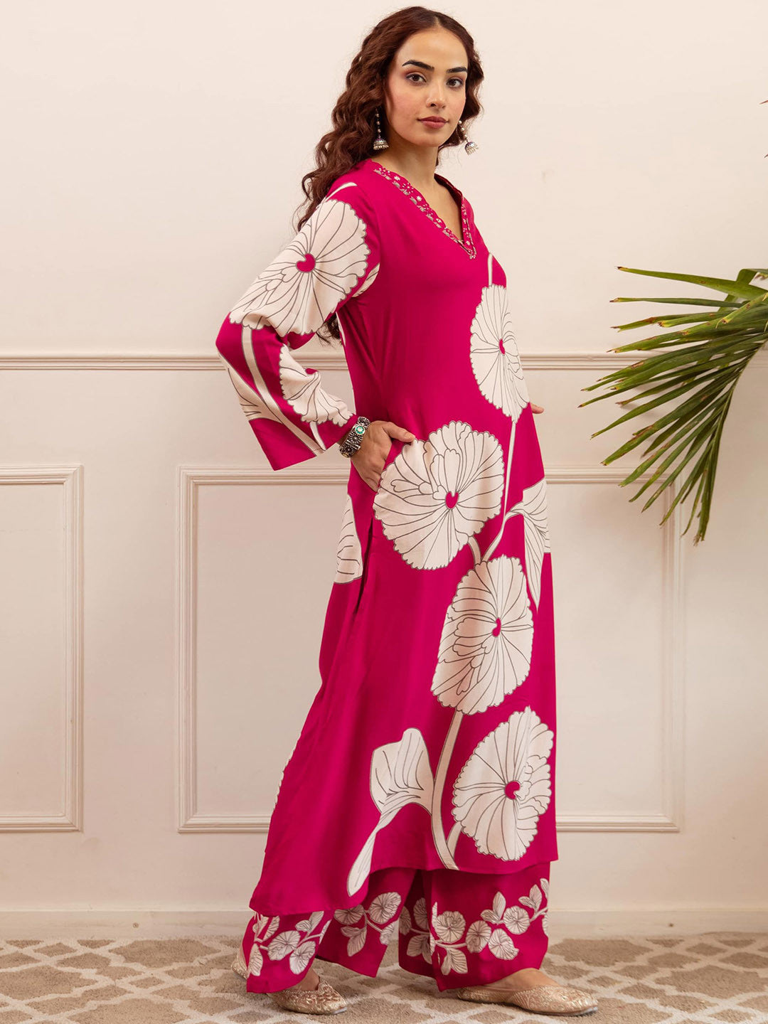 Women Floral Printed V-Neck Straight Kurta With Palazzo